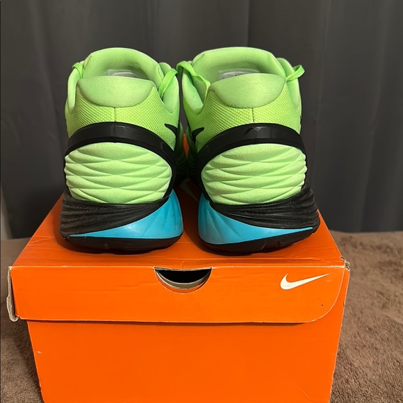 Nike Vibrant Green Athletic Shoes - Picture 3 of 3